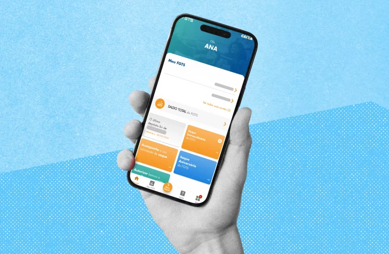 Montagem de uma mão segurando um smartphone exibindo a tela de saldo do Fundo de Garantia por Tempo de Serviço (FGTS)