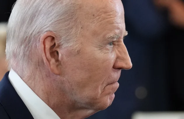 FASANO, ITÁLIA - 14 DE JUNHO: O presidente dos Estados Unidos da América, Joe Biden, participa de uma sessão de trabalho sobre Inteligência Artificial (IA), Energia e África-Mediterrâneo no segundo dia da 50ª cúpula do G7 em Borgo Egnazia, em 14 de junho de 2024 em Fasano, Itália.