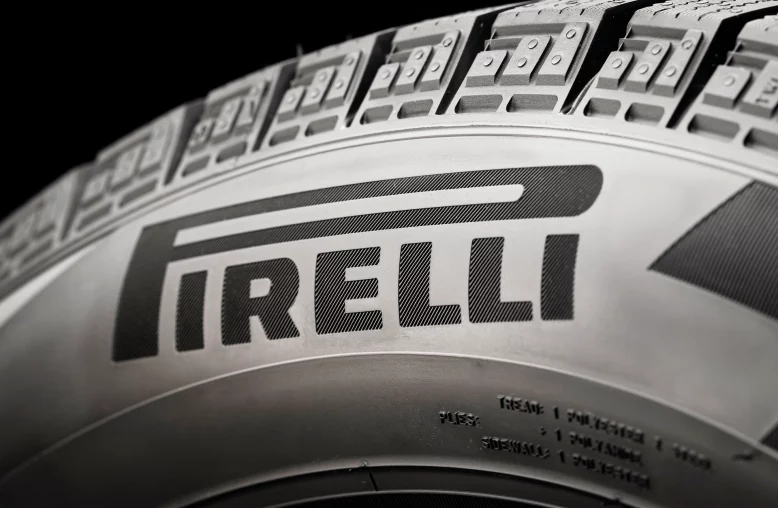 Detalhe de pneu da Pirelli