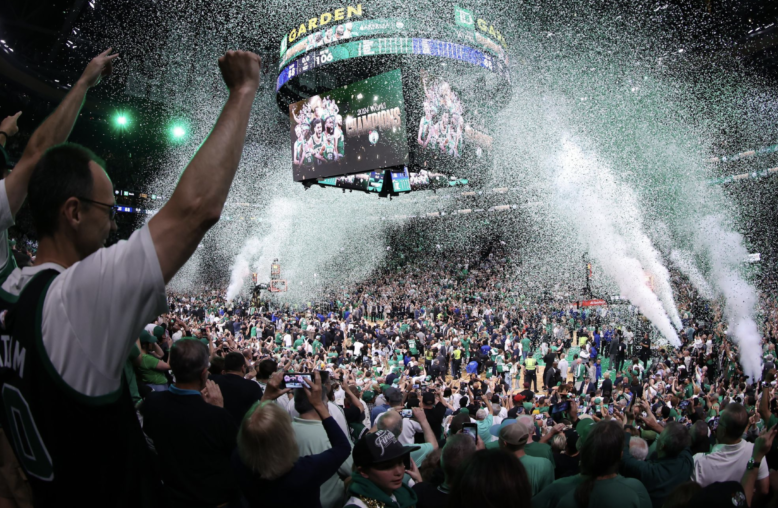 Os Celtics conquistaram seu 18º campeonato da NBA. FOTO: ADAM GLANZMAN/GETTY IMAGES