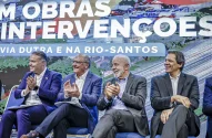 São José dos Campos (SP), 19.07.2024 - Presidente da República, Luiz Inácio Lula da Silva, durante cerimônia de anúncio de investimentos para execução de obras e intervenções na Via Dutra e Rio-Santos, no Hotel Nacional Inn. Na foto (da esquerda para a direita): Ministro dos Transportes, Renan Filho; Vice-Presidente da República e Ministro do Desenvolvimento, Indústria, Comércio e Serviços, Geraldo Alckmin; Presidente da República, Luiz Inácio Lula da Silva e o ministro da Fazenda Fernando Haddad. Foto: Ricardo Stuckert/PR