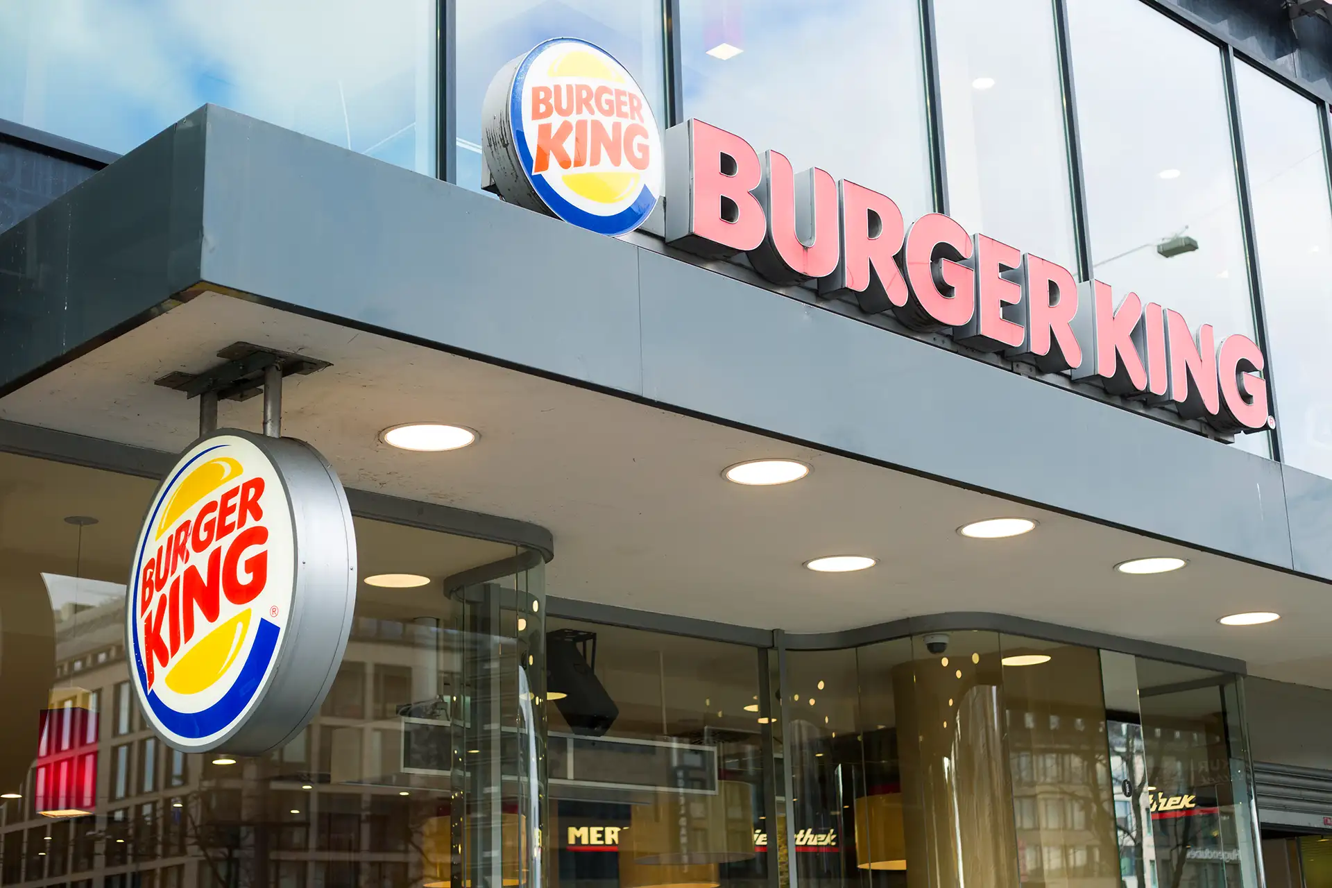 Burger King; fachada; restaurante; fast food