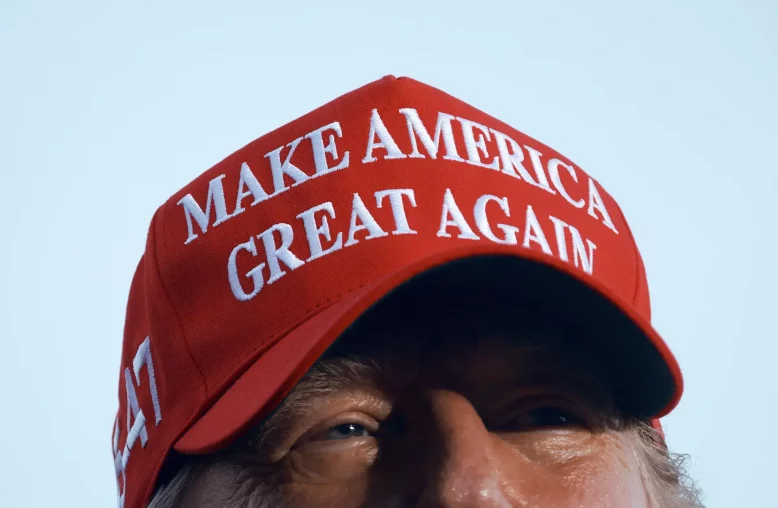 O ex-presidente Donald Trump fala durante seu comício de campanha no Trump National Doral Golf Club em 9 de julho de 2024 em Doral, Flórida. Trump continua em campanha antes da Convenção Nacional Republicana, que começa em 15 de julho. (Foto: Joe Raedle/Getty Images)