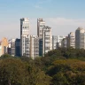 Prédios de apartamentos próximos ao Parque do Ibirapuera, em São Paulo (SP)