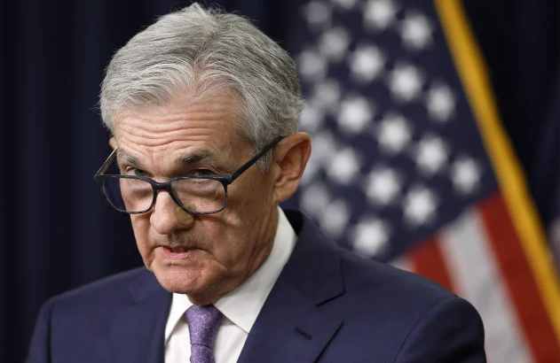 O presidente do Federal Reserve Bank, Jerome Powell, anuncia que as taxas de juros permanecerão inalteradas durante uma entrevista coletiva no edifício William McChesney Martin do Federal Reserve em 12 de junho de 2024 em Washington, DC.