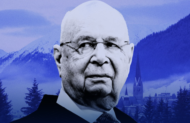 Klaus Schwab em tons de azul, sobre fundo de montanhas nevadas e cidade.