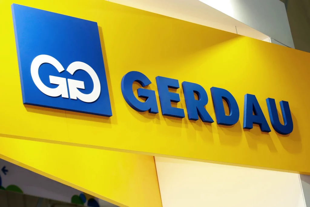 Letreiro com logomarca da Gerdau