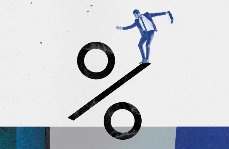 Ilustração mostrando o sinal de percentual e um homem se equilibrando sobre o sinal