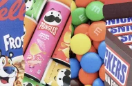 Montagem com produtos da Mars: Sucrilhos, Pringles, M&M's e Snickers
