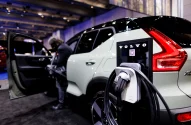 Carros elétrico da Volvo durante carregamento