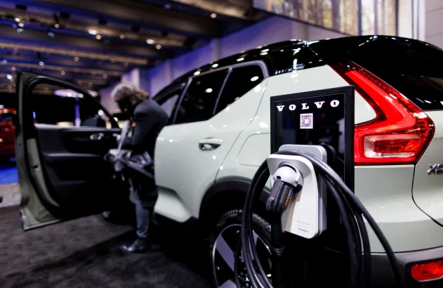 Carros elétrico da Volvo durante carregamento