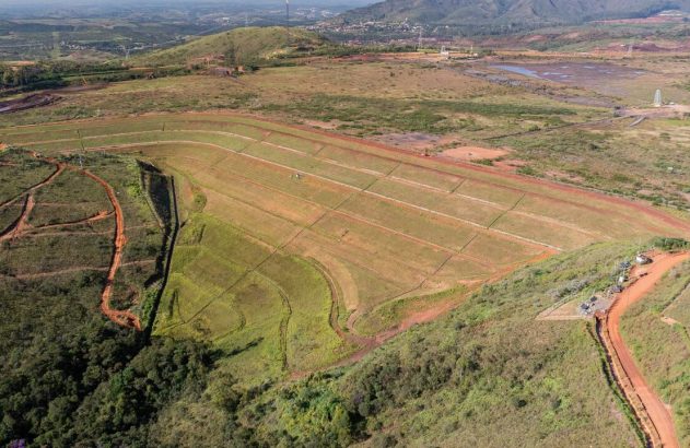 Imagem aérea da barragem Forquilha III, em Ouro Preto (MG)