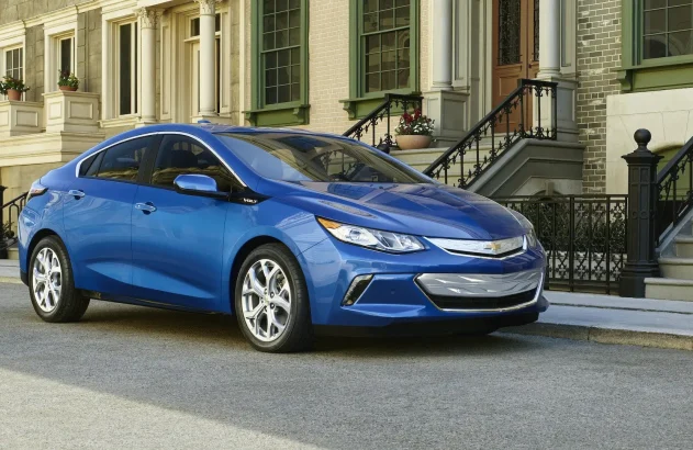 Chevrolet Volt, último carro híbrido vendido pela GM nos EUA, foi descontinuado em 2019 (Foto: Divulgação)