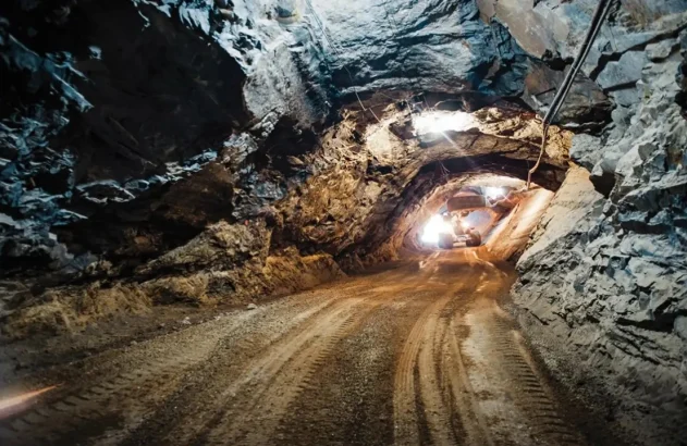 Mina da Companhia Brasileira de Lítio (CBL), em Minas Gerais