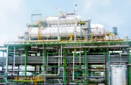 Detalhe de instalações da refinaria de Dangote na Nigéria