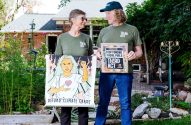 Os idosos ativistas climáticos Cathy Fulkerson e B Fulkerson são irmãos e membros do movimento Third Act, nos EUA
