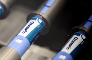 Canetas injetáveis Ozempic (3ml) em linha de produção.