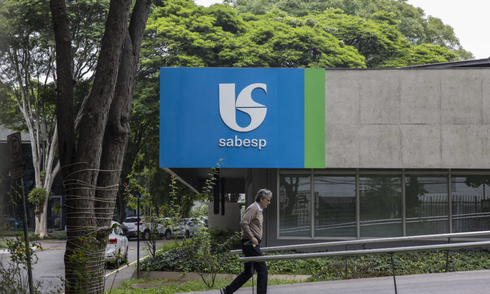 Sabesp cancela projeções de investimento para ‘realinhamento de políticas internas’