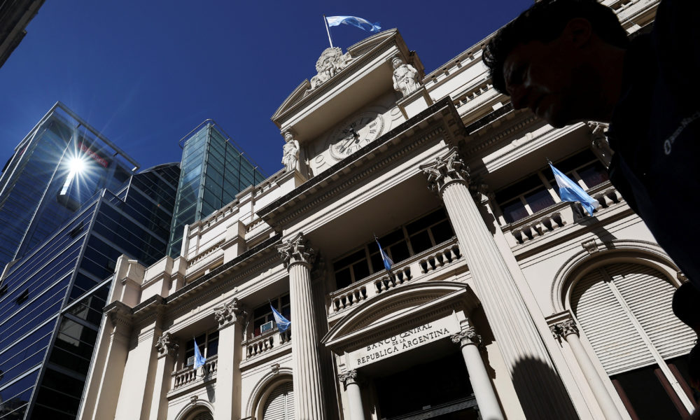 BC da Argentina reduz taxa básica de juros para 32% ao ano