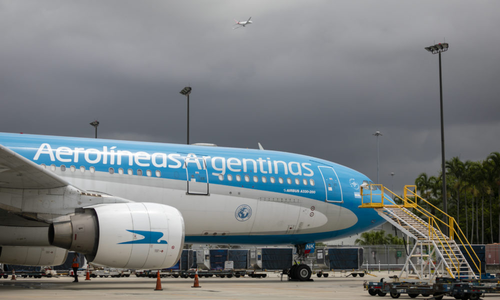 Latam e Aerolíneas Argentinas fecham acordo para compartilhar voos, canais de venda e serviços