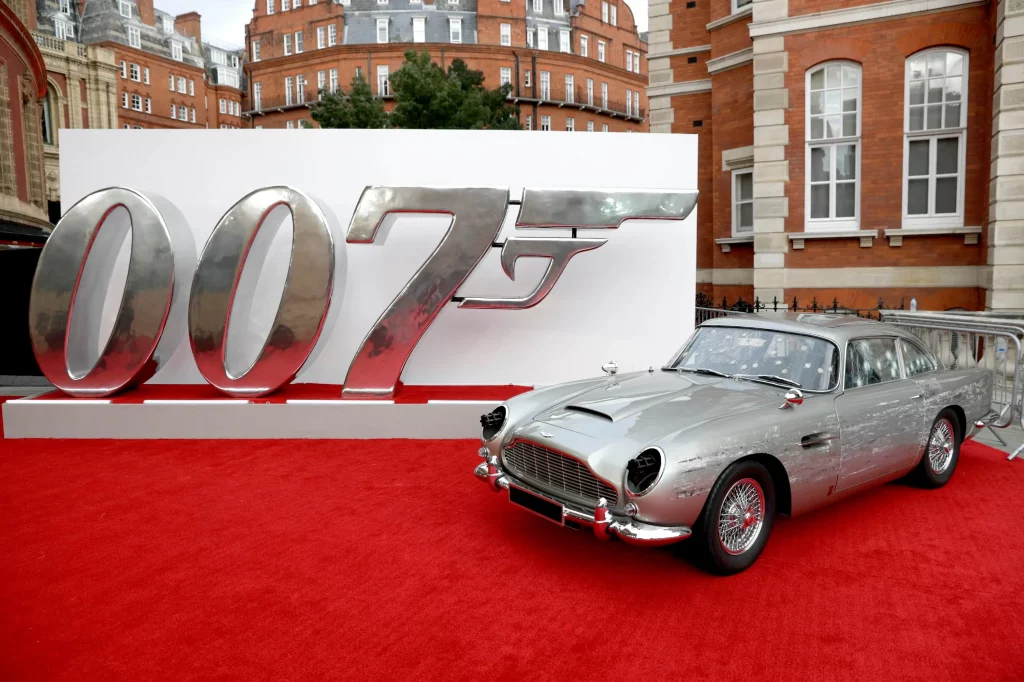 Aston Martin de James Bond, na estreia mundial de Carro James Bonds Aston Martin na estreia mundial de "007 - Sem Tempo para Morrer", de 2021