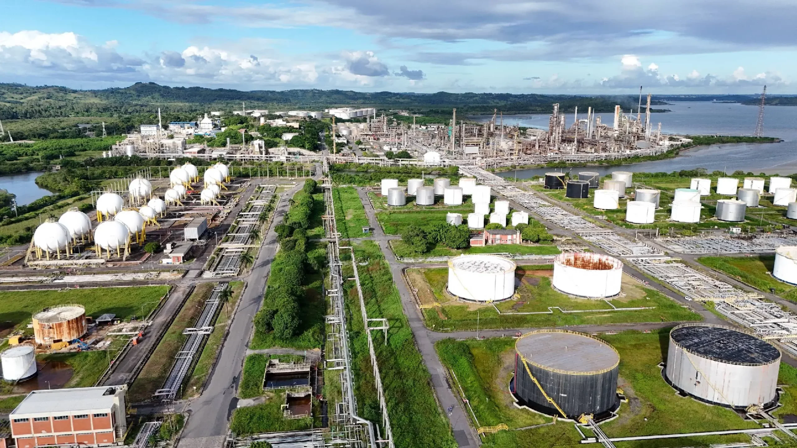 Refinaria de Mataripe, na Bahia