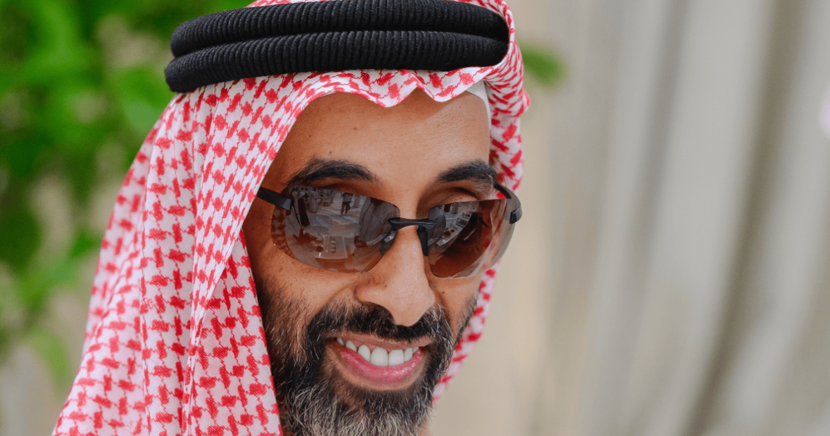 Sheik's Richest Fortuna de US$ 1,4 trilhão: Sheik de Abu Dhabi quer dominar a IA global ...