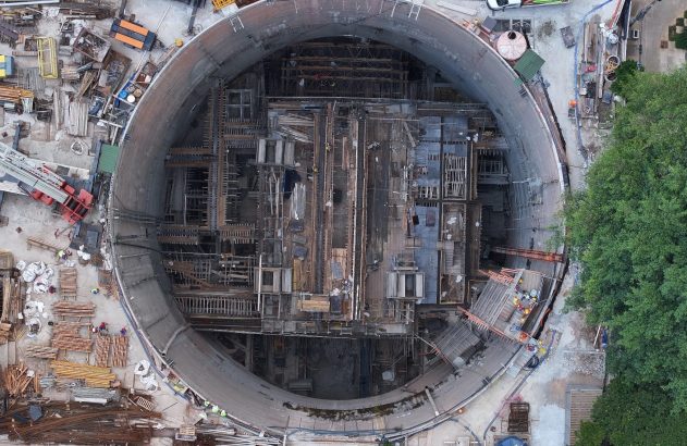 Canteiro de obras da estação PUC-Cardoso de Almeida, da Linha 6 do Metrô de São Paulo