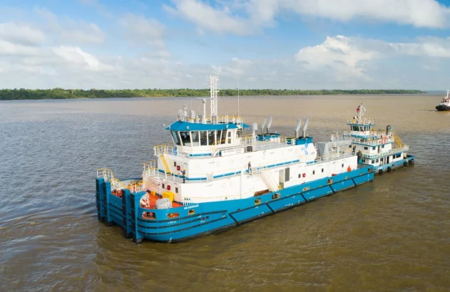 Embarcação da Hidrovias do Brasil