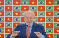 Presidente Luiz Inácio Lula da Silva em coletiva de imprensa no Vietnã