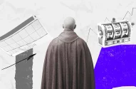 Pessoa de costas em manto, diante de bilhete de loteria e máquina caça-níqueis.