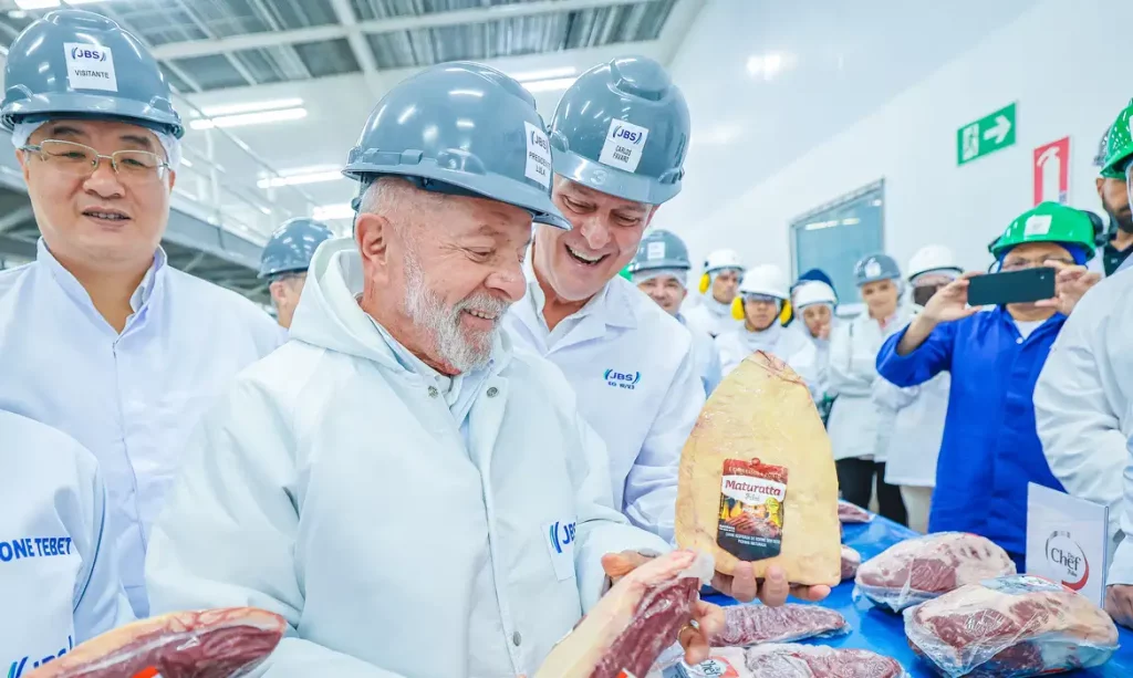 Presidente Lula em visita a uma fábrica da JBS em Mato Grosso do Sul
