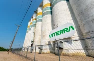 Unidade de armazenagem da Viterra, empresa adquirida pela Bunge