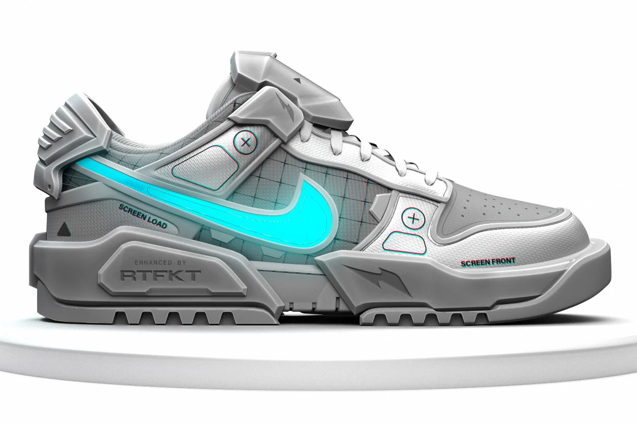 Tênis futurista cinza e branco com swoosh Nike azul neon e design tecnológico "ENHANCED BY RTFKT".