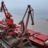 Navio Ever Radiance no Porto de Zhoushan, na China