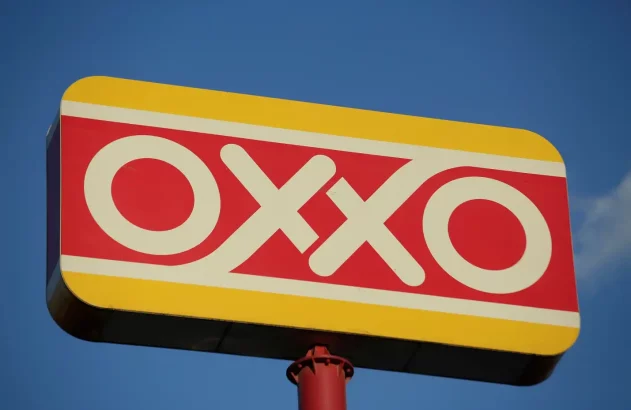 Letreiro do Oxxo: rede abriu mais de 600 lojas no Brasil