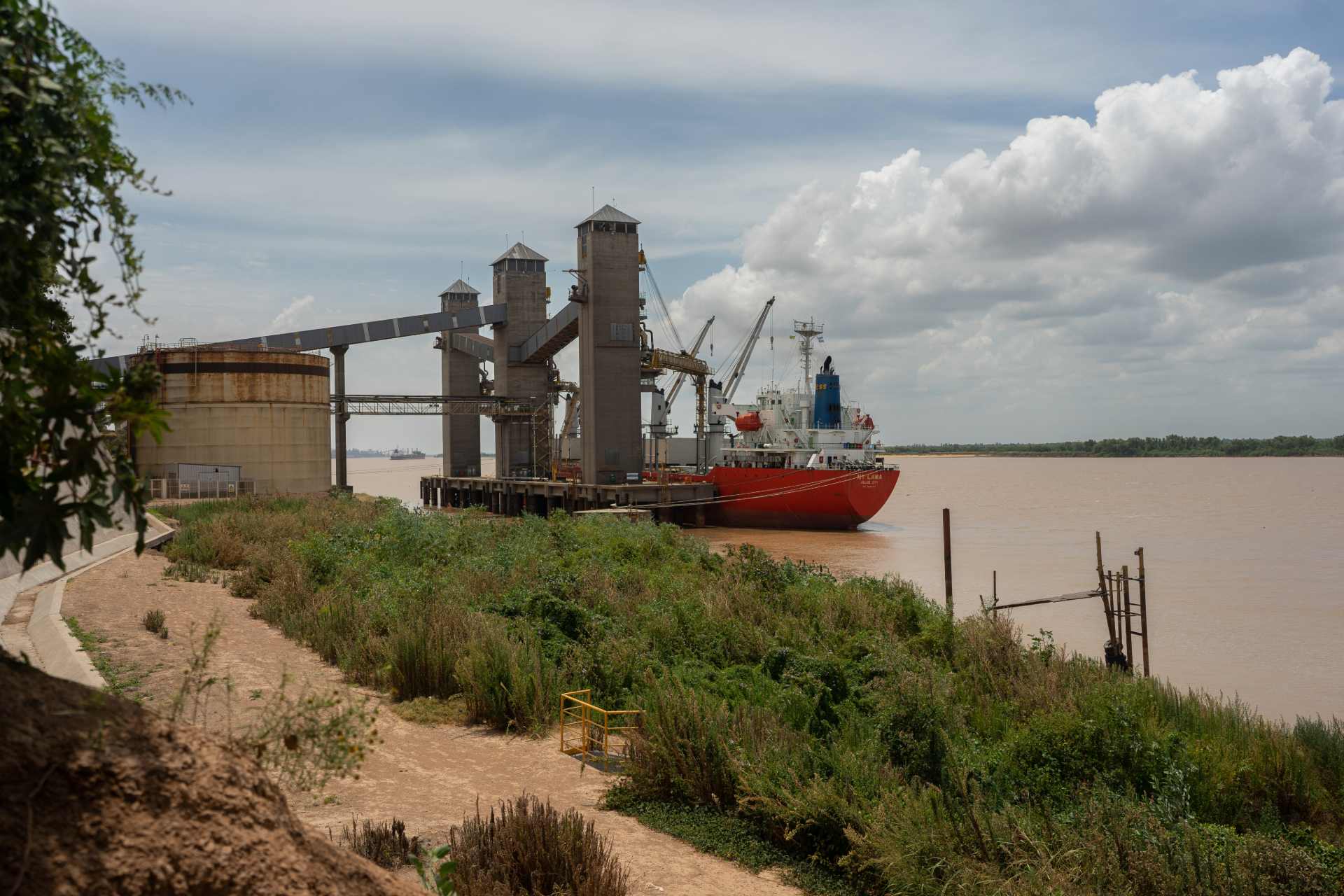 Carregamento de soja em Rosário, na Argentina
