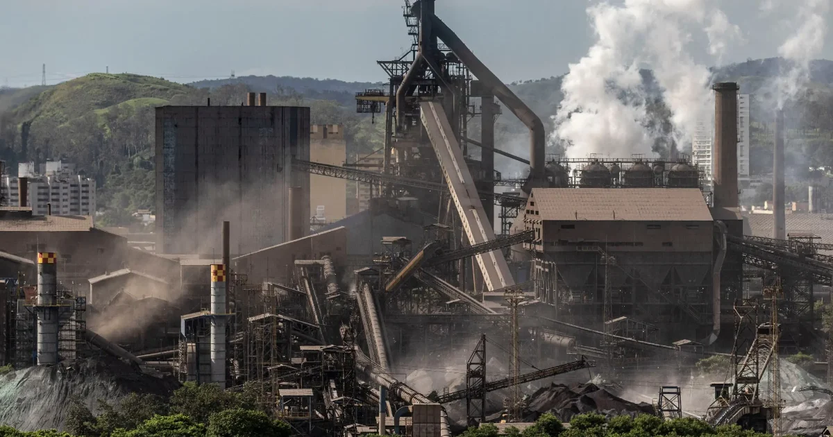 Venda bilionária de siderúrgica alemã da CSN ajuda, mas pressão da dívida continua