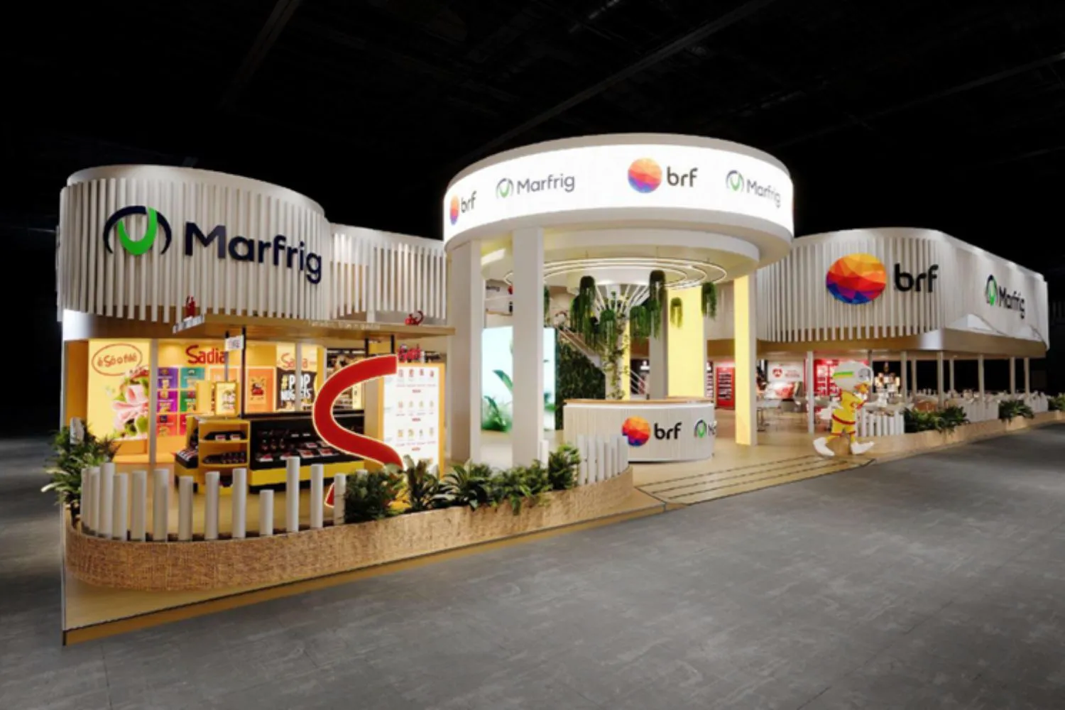Stand de BRF e Marfrig, empresas que possuem o mesmo controlador