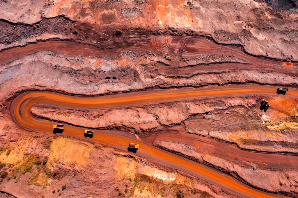 Mina a céu aberto nos Estados Unidos; cobre e minério de ferro