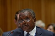 Imagem do empresário nigeriano Aliko Dangote, o homem mais rico da África, de acordo com a Forbes