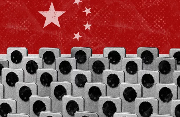 Imagem mostra vários aparelhos celulares enfileirados com a bandeira da China ao fundo