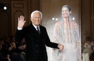 Giorgio Armani no desfile de alta-costura Giorgio Armani Privé Primavera 2025, em Paris