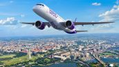Aeronave Embraer, da Avelo, sobrevoa Washington