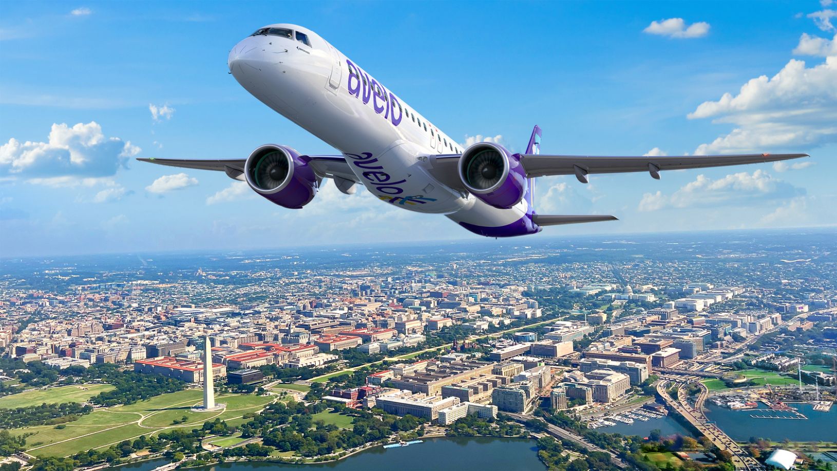 Aeronave Embraer, da Avelo, sobrevoa Washington