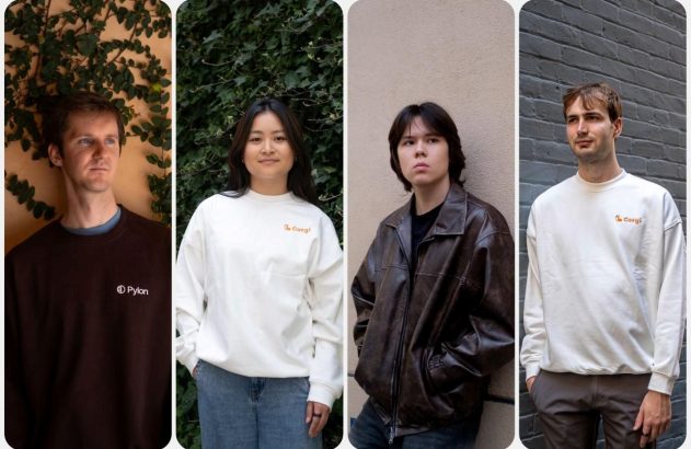 Jovens que trabalham em startups nos EUA estão olhando para câmeera, em frente a uma parede