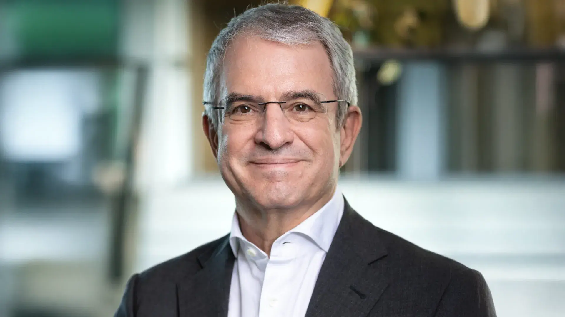CEO da Nestlé demitido por manter romance secreto com subordinada