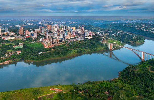 Ponte da Amizade entre Paraguai e Brasil