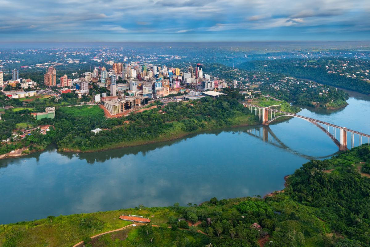 Ponte da Amizade entre Paraguai e Brasil