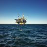 Imagem de plataforma de petróleo em alto mar